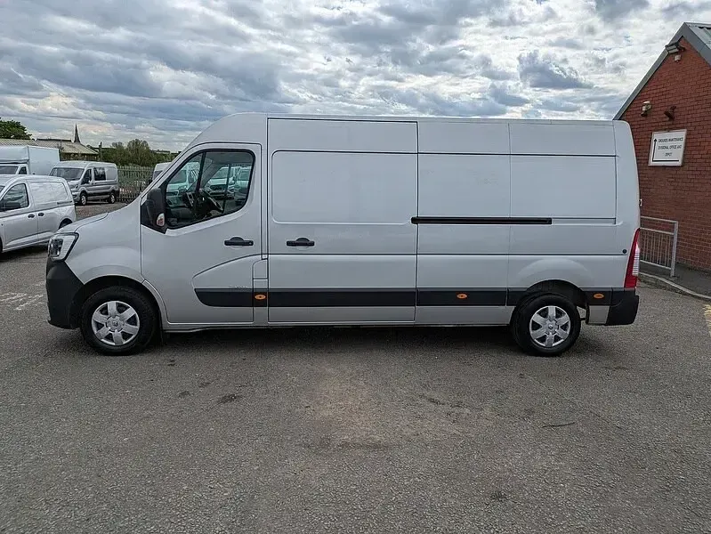 Used Renault Master Business 2022 Grey MPV
