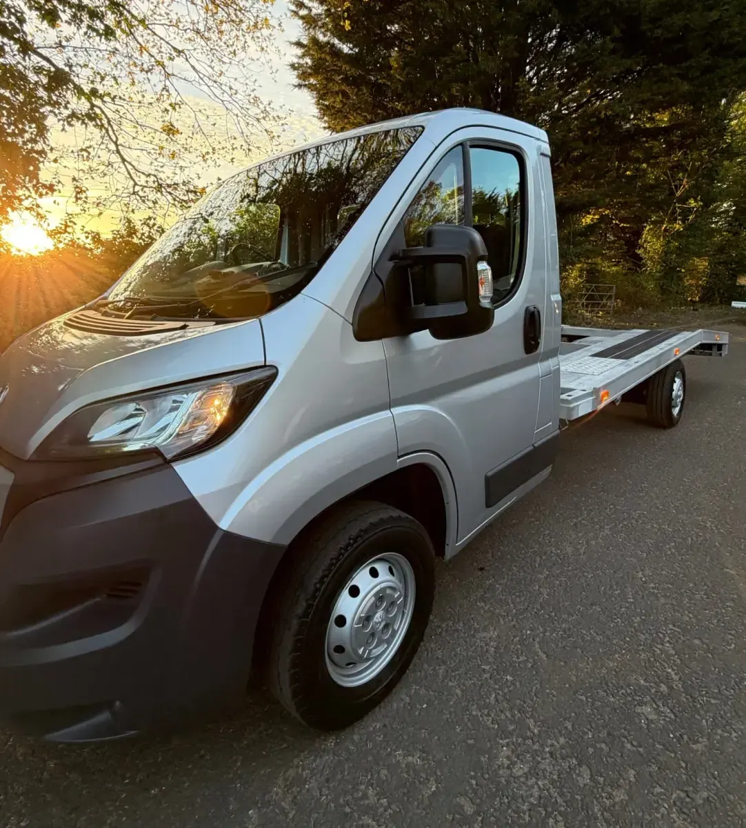 Second-hand Peugeot Boxer 130 CP (95 kW) 2018 Argintiu Van
