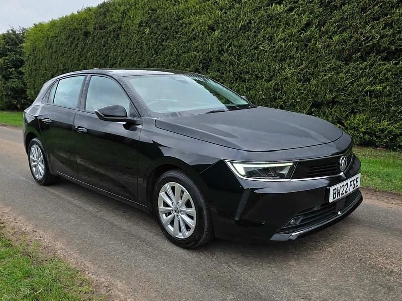 Used Vauxhall Astra Design Edition 130 HP (95 kW) 2022 Black Hatchback