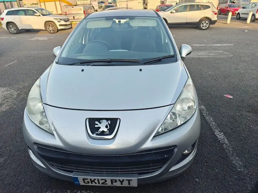 Used Peugeot 207 Active 92 HP (67 kW) 2012 Silver Hatchback