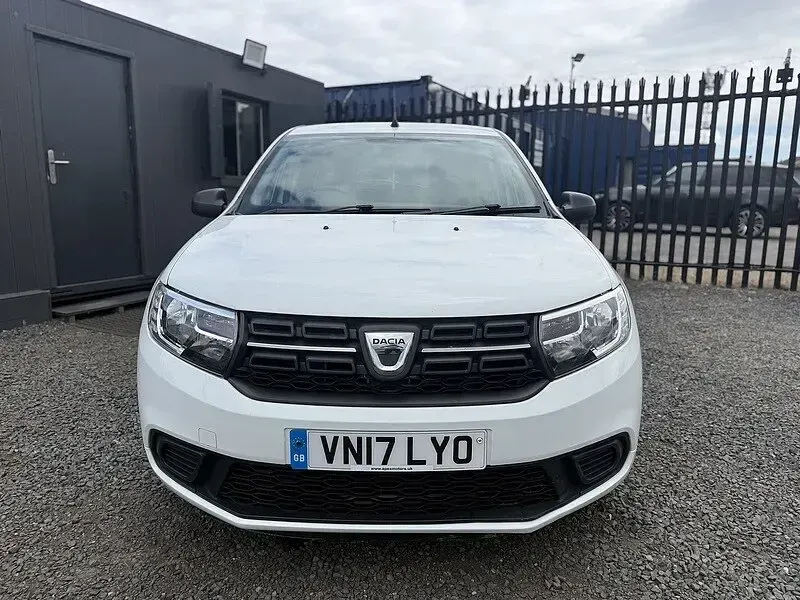 Used Dacia Sandero Ambiance 75 HP (55 kW) 2017 White Hatchback