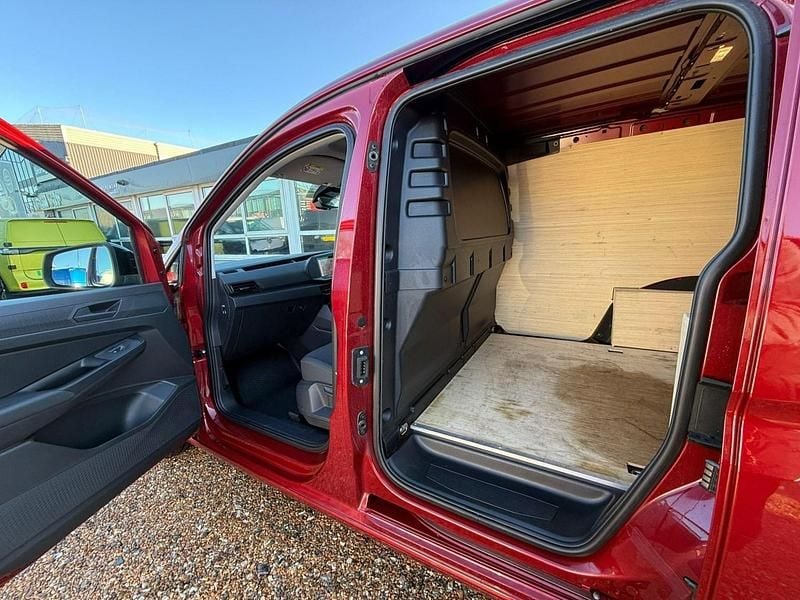 Used VW Caddy Pro 122 HP (89 kW) 2024 Red MPV