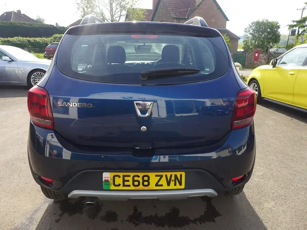 Used Dacia Sandero Comfort 90 HP (66 kW) 2018 Blue Hatchback