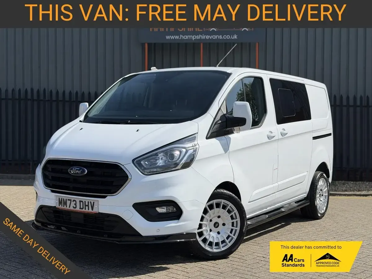 Used Ford Transit Custom Limited 130 HP (95 kW) 2023 White Van