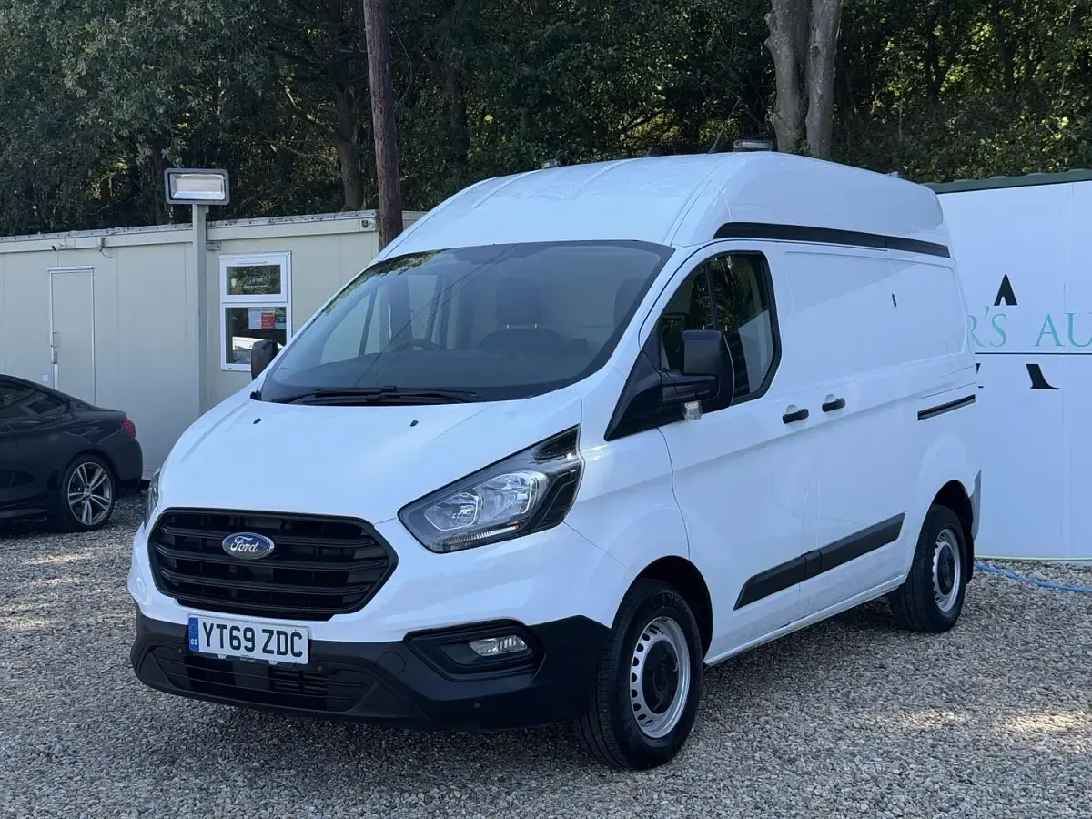 Used Ford Transit Custom S 105 HP (77 kW) 2020 White Van