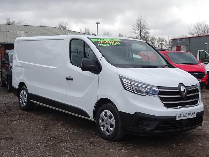 Używany Renault Trafic 130 KM (95 kW) 2024 Biały