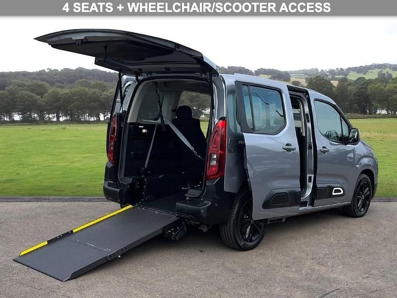 Used Citroën Berlingo Flair 100 HP (73 kW) 2020 Grey MPV