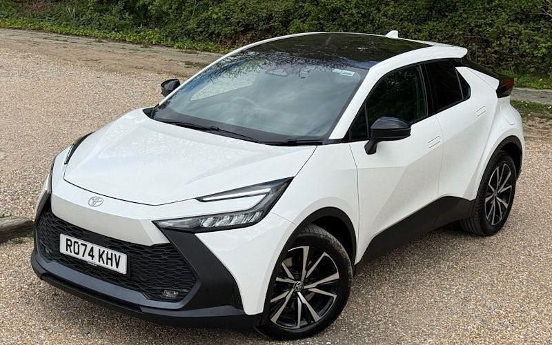 Used Toyota C-HR Design 223 HP (164 kW) 2025 Pure white SUV