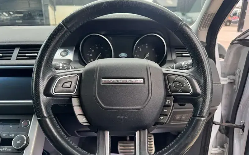 Used Land Rover Range Rover evoque HSE Dynamic 179 HP (131 kW) 2016 White SUV