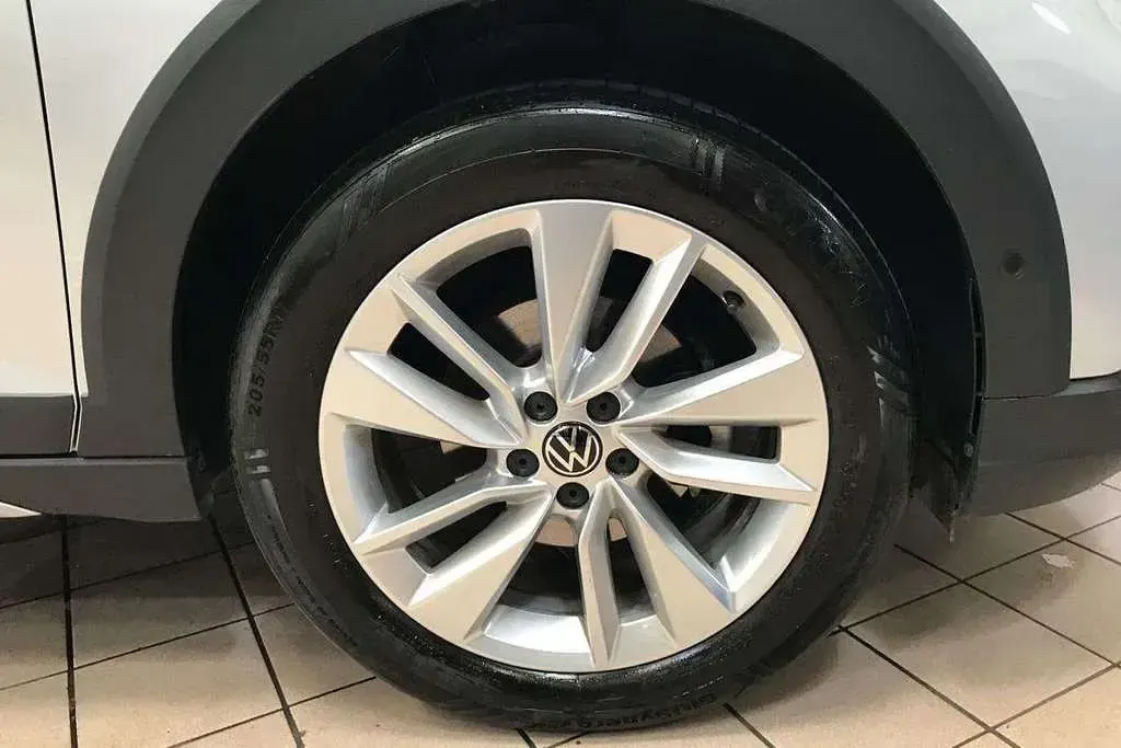 Used VW Taigo Match 95 HP (69 kW) 2025 Silver SUV