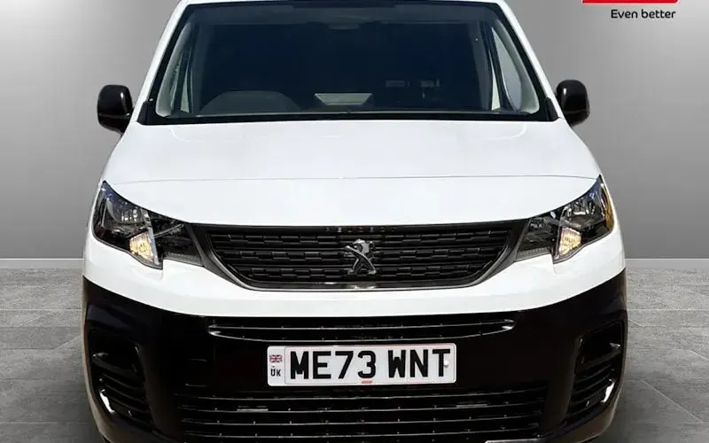 Used Peugeot Partner Premium 102 HP (75 kW) 2023 White MPV