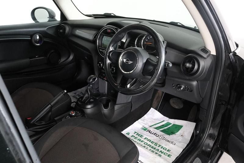 Used Mini ONE Hatch 102 HP (75 kW) 2016 Black Hatchback
