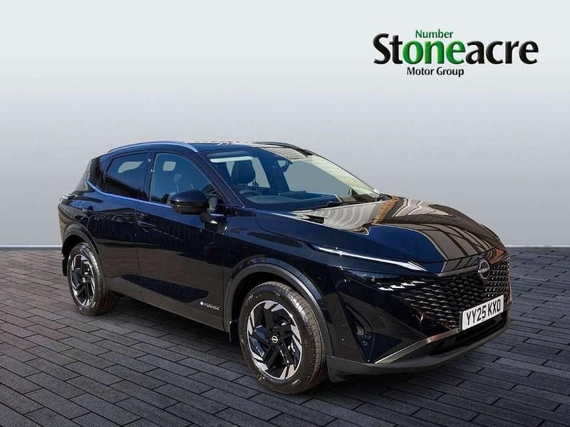 Black Used 2025 Nissan Qashqai N-Connecta SUV | £30,490 (Expensive) - Image 1/4