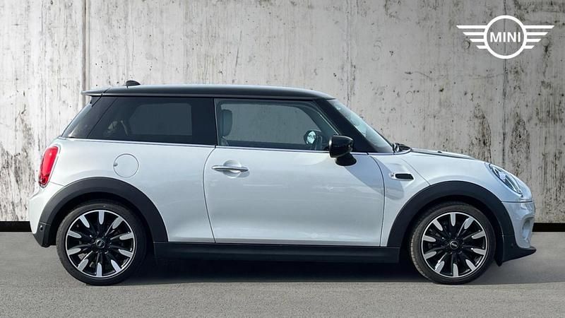Begagnad Mini Cooper Exclusive 134 HK (98 kW) 2020 Silver Halvkombi
