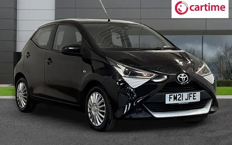 Used Toyota Aygo X-play 72 HP (52 kW) 2021 Hatchback