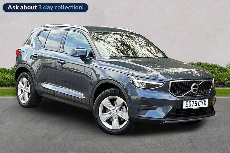 Blue New 2025 Volvo XC40 Core SUV | £33,299 (Good price) - Image 1/4