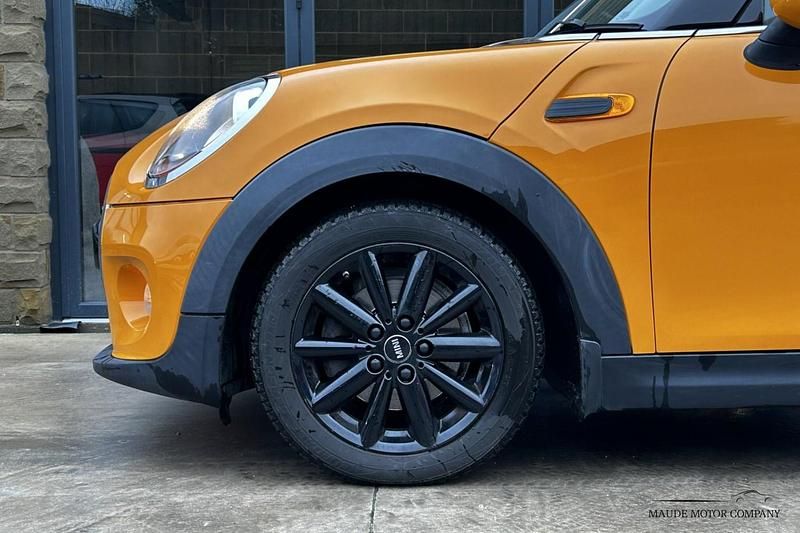 Used Mini Cooper Hatch 136 HP (100 kW) 2015 Orange Hatchback