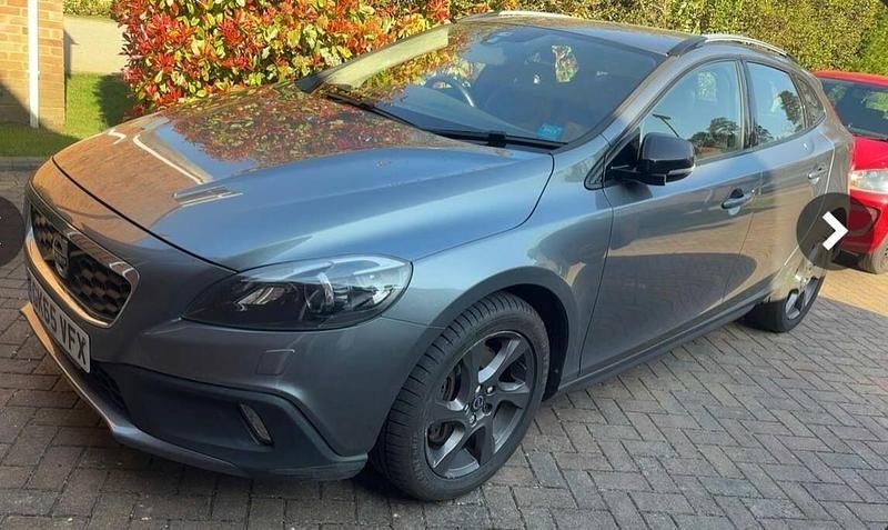 Used Volvo V40 120 HP (88 kW) 2015 Grey Hatchback