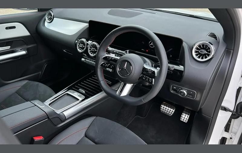 Usado Mercedes GLA200 Executive 161 HP (118 kW) 2025 Branco SUV
