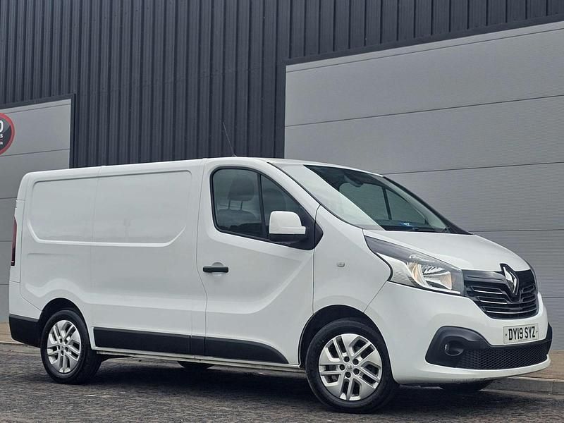 White Used 2019 Renault Trafic Van | £6,990 (Good price) - Image 1/4
