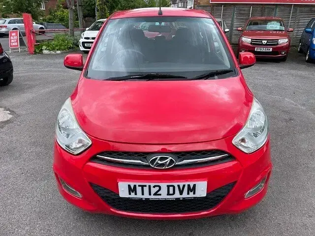 Used Hyundai i10 Active 86 HP (63 kW) 2012 Red Hatchback