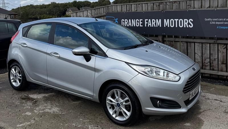 Silver Used 2016 Ford Fiesta Zetec Hatchback | £2,995 (Good price) - Image 1/4