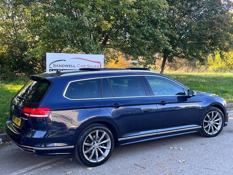 Begagnad VW Passat R-line 2017 Blå Kombi