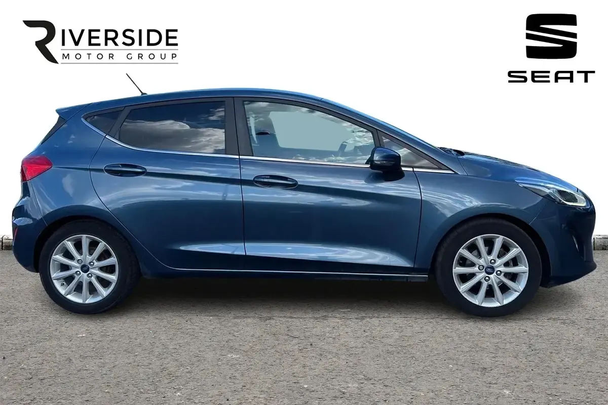 Used Ford Fiesta Titanium 100 HP (73 kW) 2018 Blue Hatchback