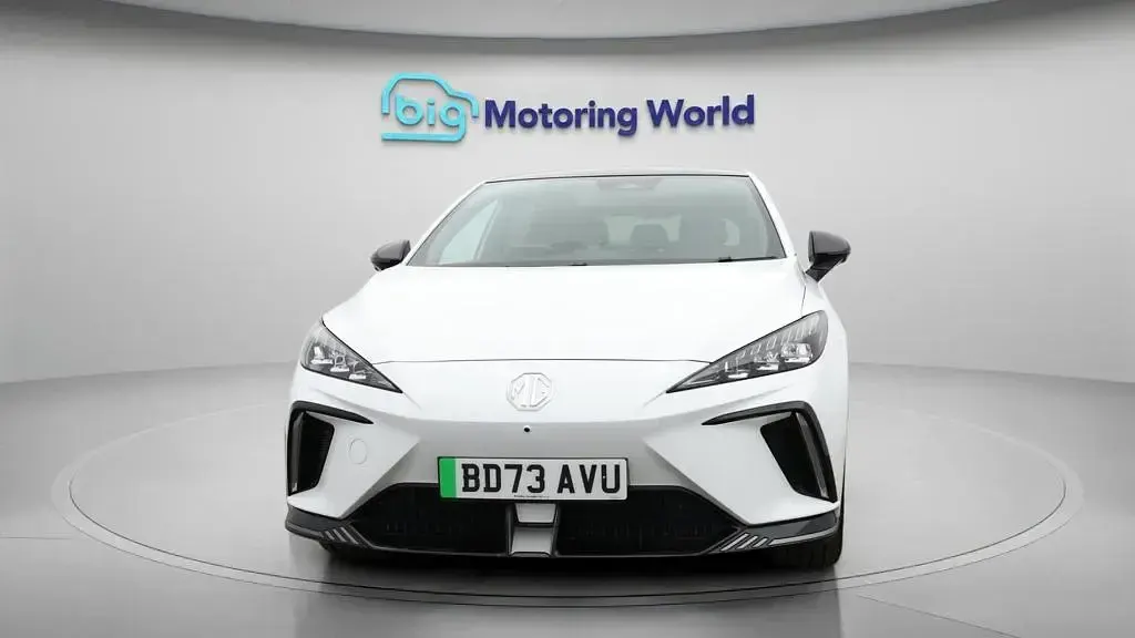 Used MG MG4 EV Trophy 319 kW (435 HP) 2023 White Hatchback
