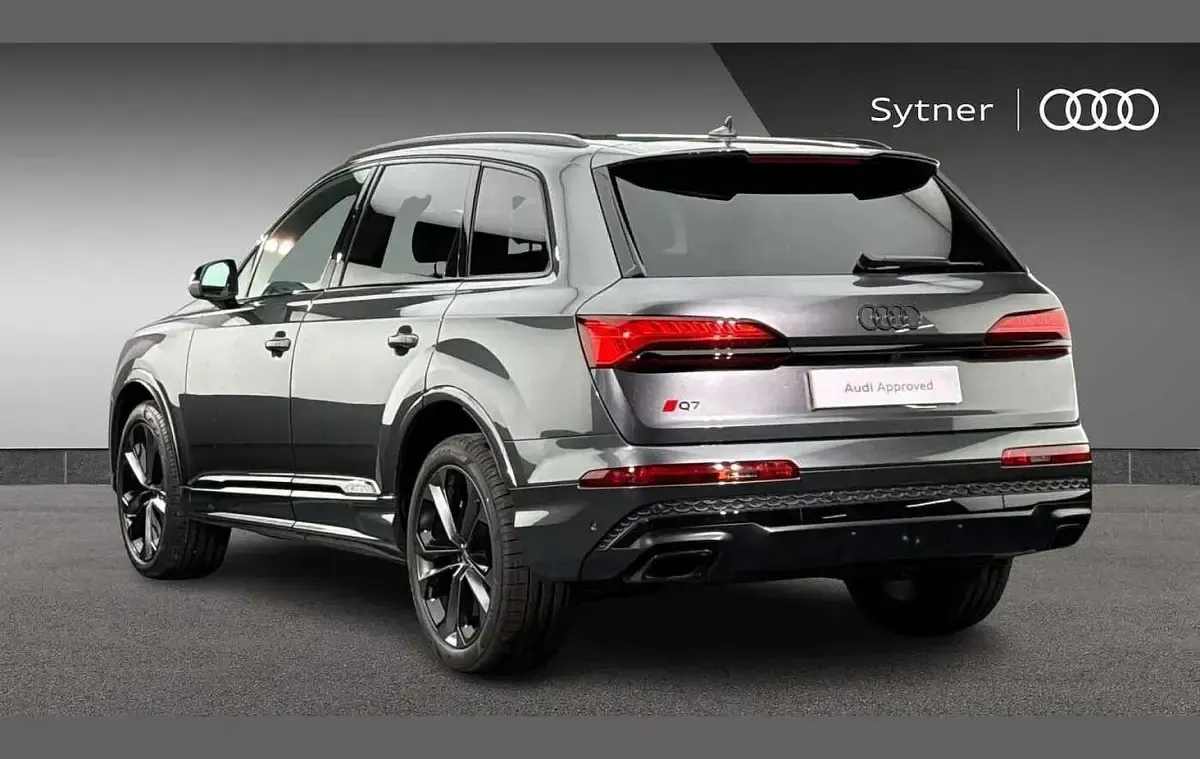 Used Audi Q7 Black Edition 231 HP (169 kW) 2024 Grey SUV