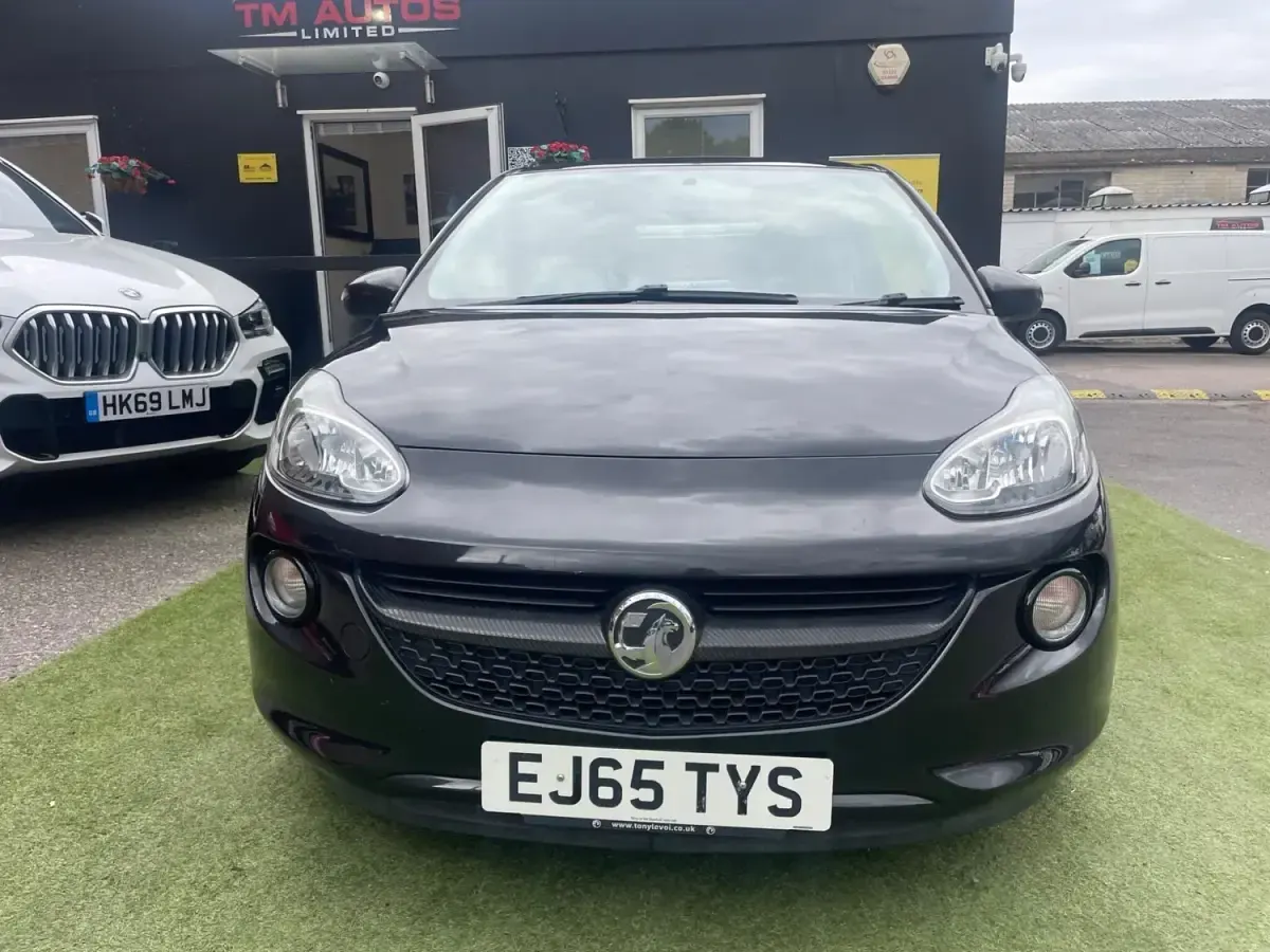 Begagnad Vauxhall Adam Glam 70 HK (51 kW) 2015 Svart Halvkombi