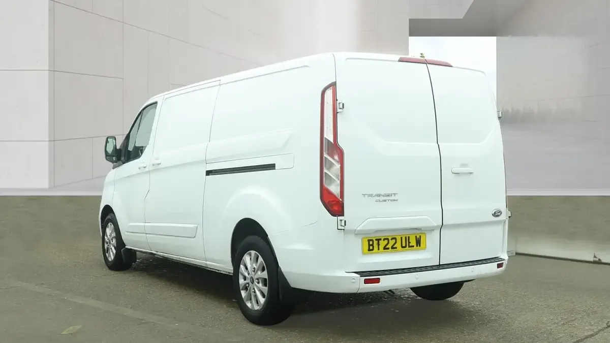 Used Ford Transit Custom Limited 130 HP (95 kW) 2022 White Van