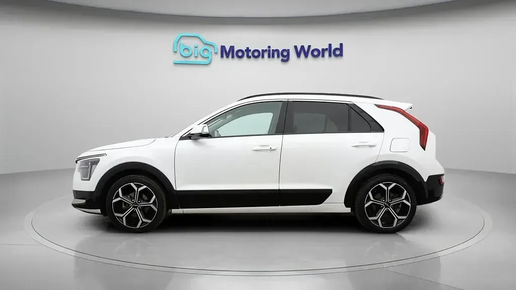 Gebraucht Kia Niro 139 PS (102 kW) 2023 Weiß SUV