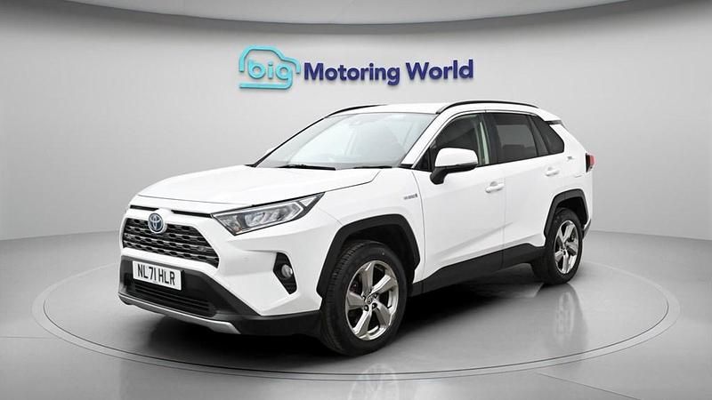 Used Toyota RAV4 Hybrid Design 222 HP (163 kW) 2021 White SUV