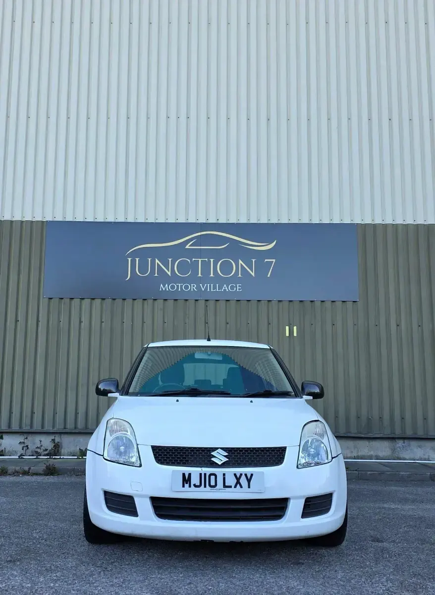 Used Suzuki Swift 92 HP (67 kW) 2010 White Hatchback