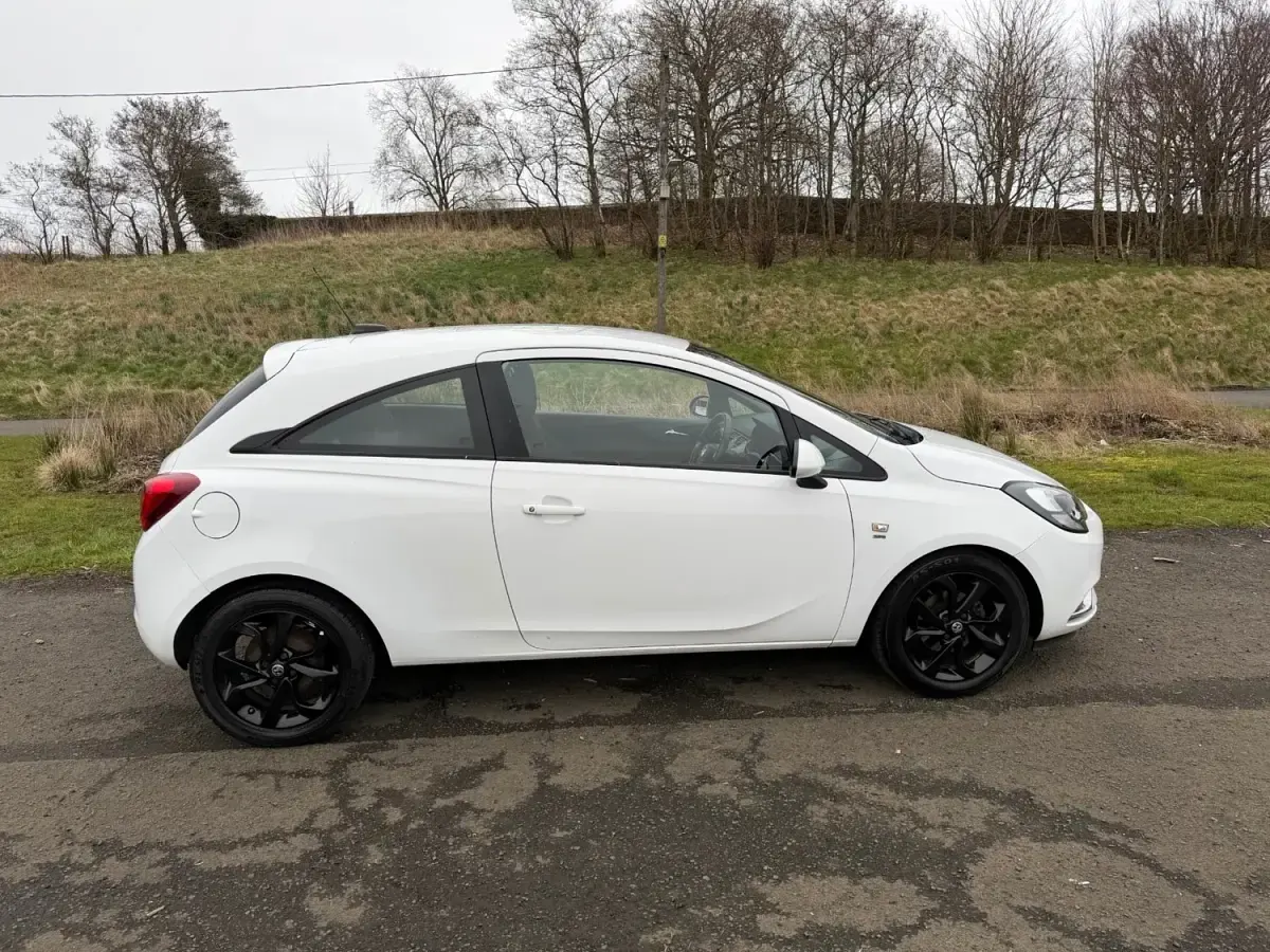 Usado Vauxhall Corsa SRi 74 HP (54 kW) 2016 Branco Citadino