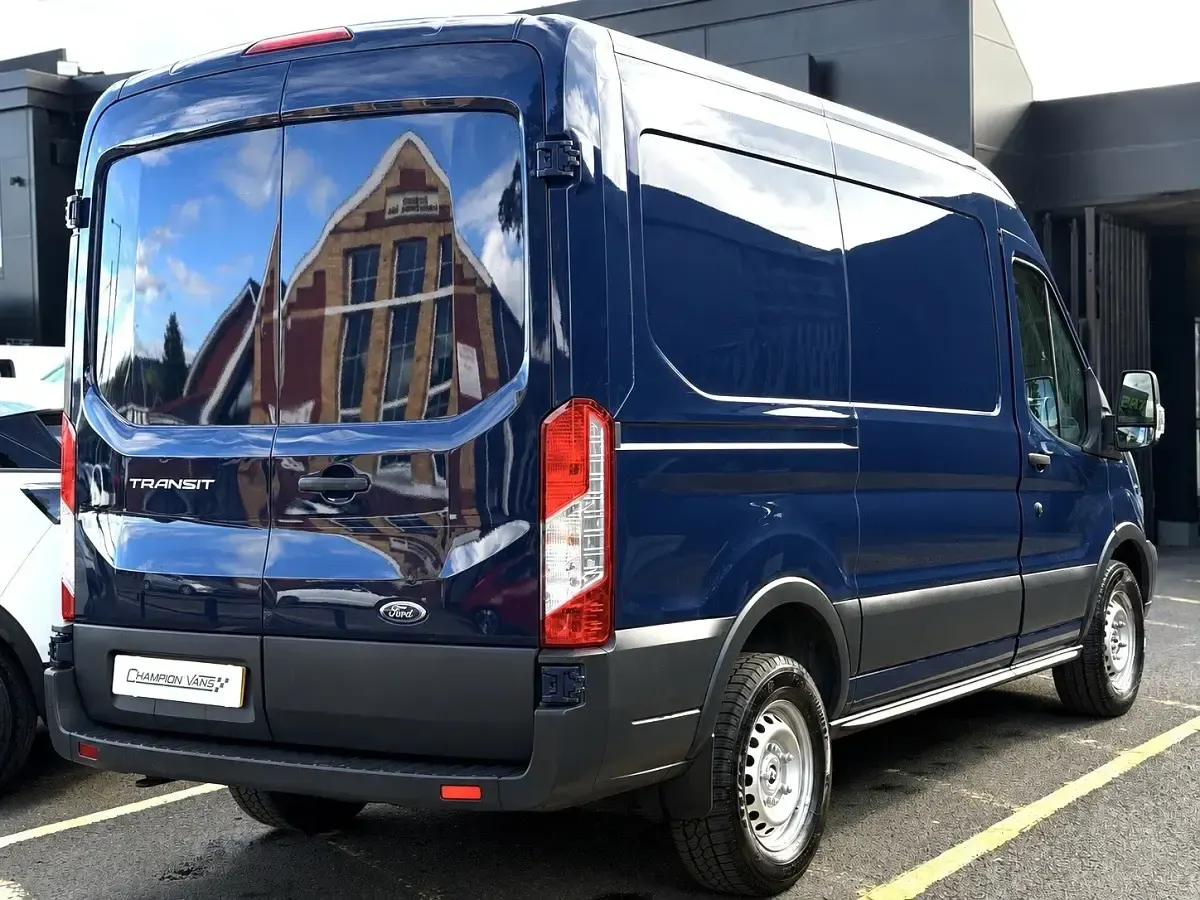 Used Ford Transit 125 HP (91 kW) 2015 Blue Van