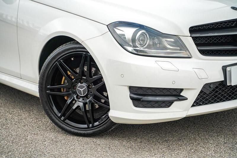 Used Mercedes C220 AMG 170 HP (125 kW) 2012 White Coupe