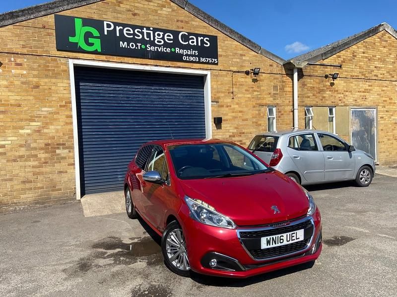 Red Used 2016 Peugeot 208 Allure Hatchback | £8,995 (Fair price) - Image 1/4
