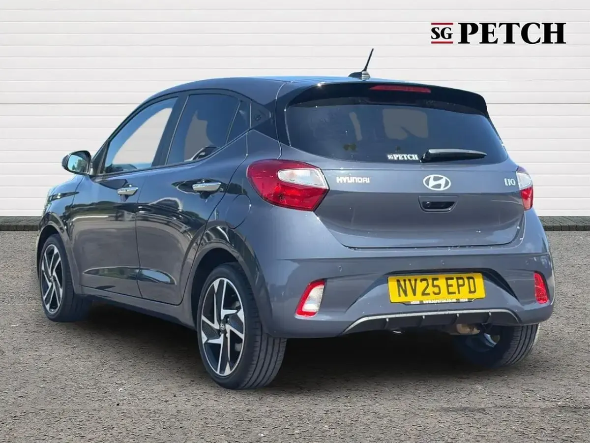 Used Hyundai i10 Premium 62 HP (45 kW) 2025 Grey Hatchback