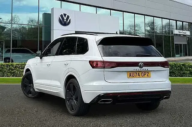 Used VW Touareg Black Edition 286 HP (210 kW) 2024 Pure white SUV