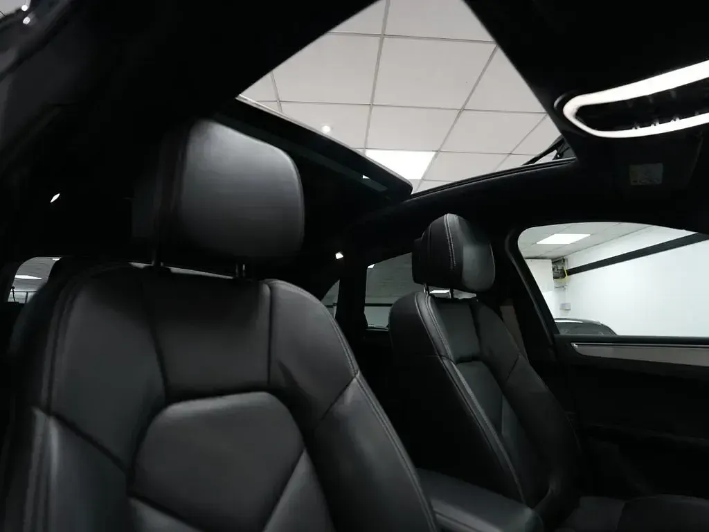 Used Porsche Macan 380 HP (279 kW) 2022 Grey SUV