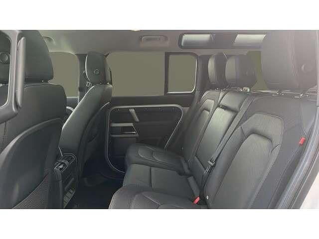 Used Land Rover Defender SE Dynamic 249 HP (183 kW) 2022 Silver SUV