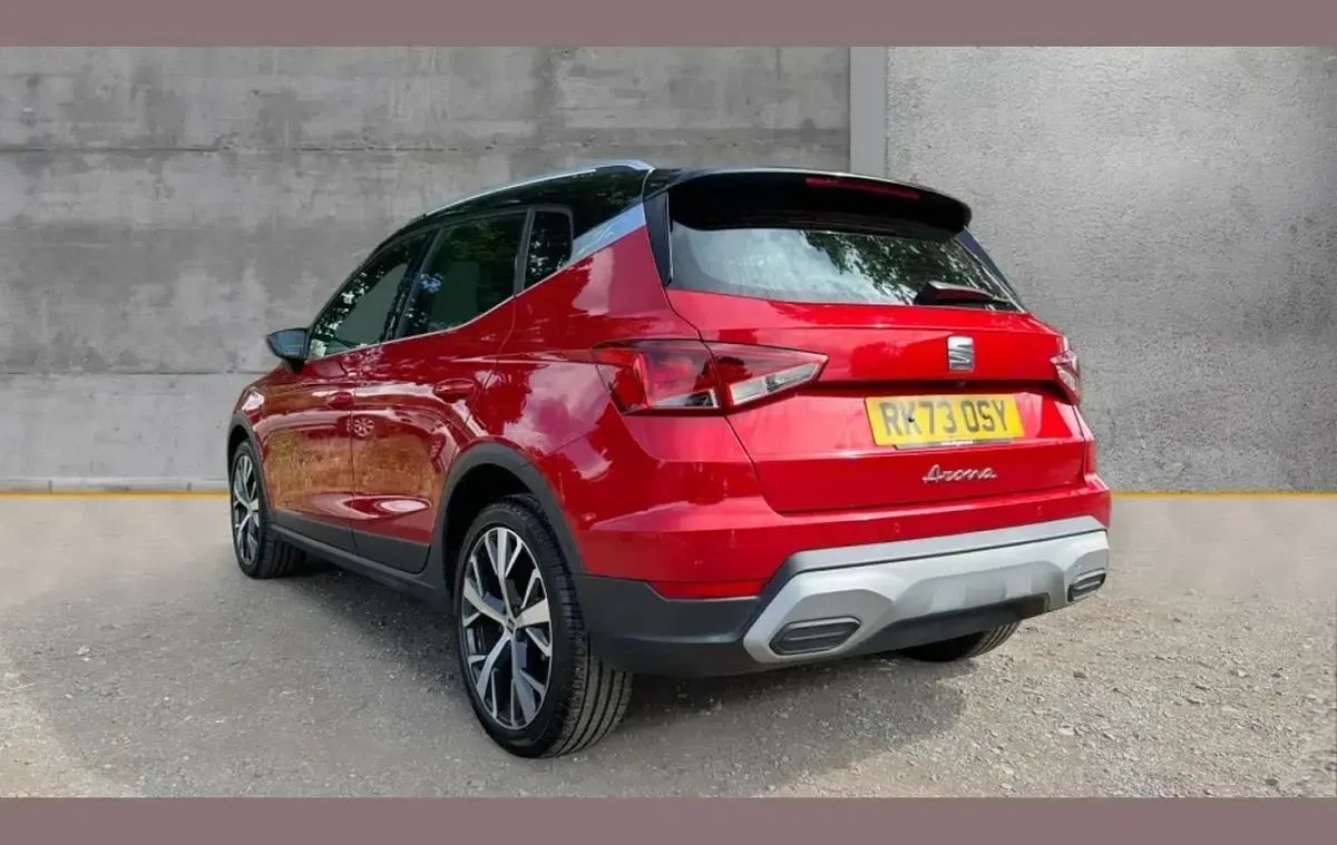 Used Seat Arona Xperience Lux 110 HP (80 kW) 2023 Desire red/midnight black SUV