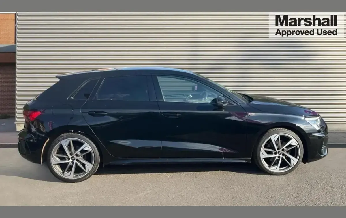 Begagnad Audi A3 Comfort 150 HK (110 kW) 2021 Svart Sedan