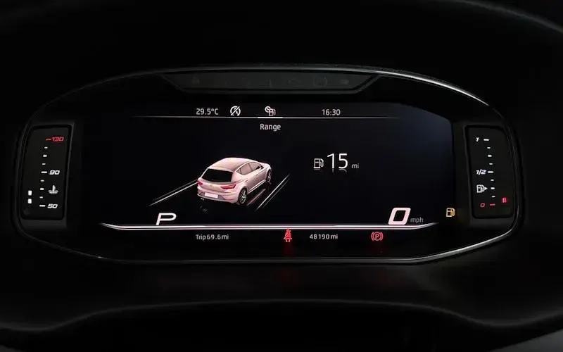 Used Seat Leon XCELLENCE Lux 190 HP (139 kW) 2019 Mauve/purple Hatchback