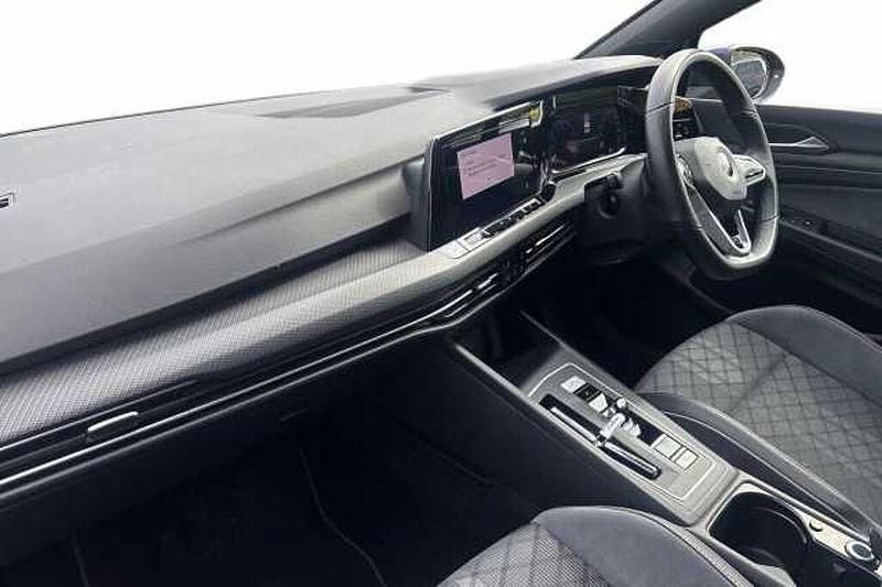 Second-hand VW Golf VIII R-line 150 CP (110 kW) 2022 Albastru Hatchback