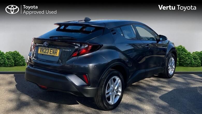 Używany Toyota C-HR 122 KM (89 kW) 2023 Szary SUV