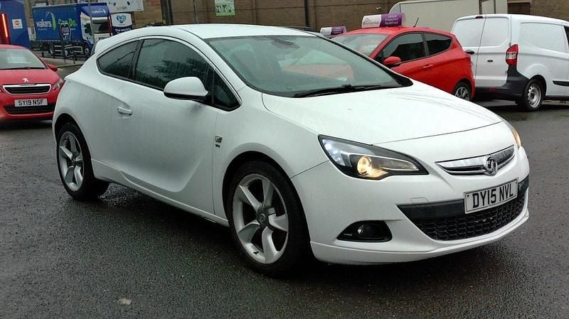 Used Vauxhall Astra GTC SRi 2015 White Hatchback
