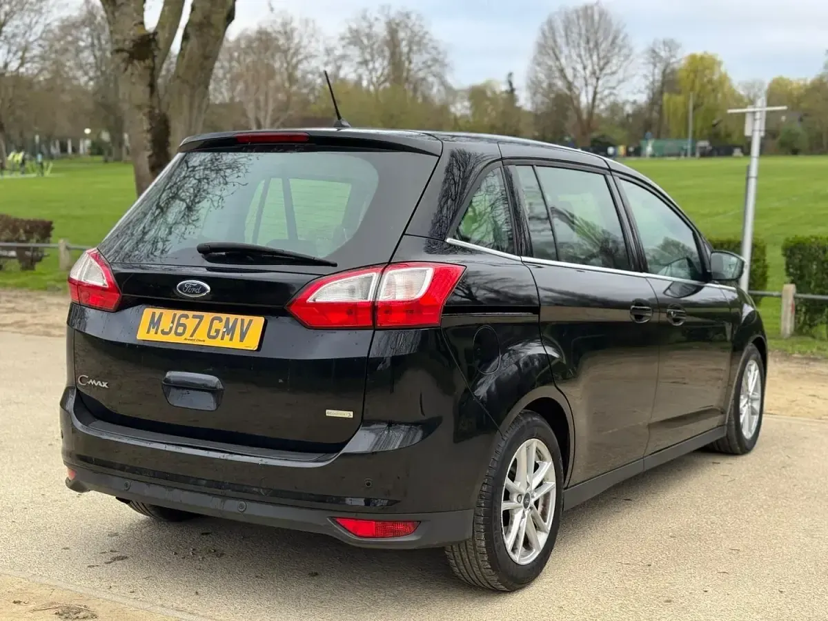Used Ford Grand C-Max Zetec 125 HP (91 kW) 2017 Black MPV